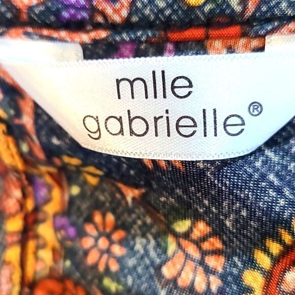 Mlle Gabrielle Colorful Paisley Sheath Dress with Gold Chain Belt, Size Medium - Picture 9 of 11